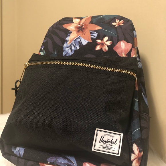 ❌SOLD❌ Herschel backpack - Picture 4 of 5